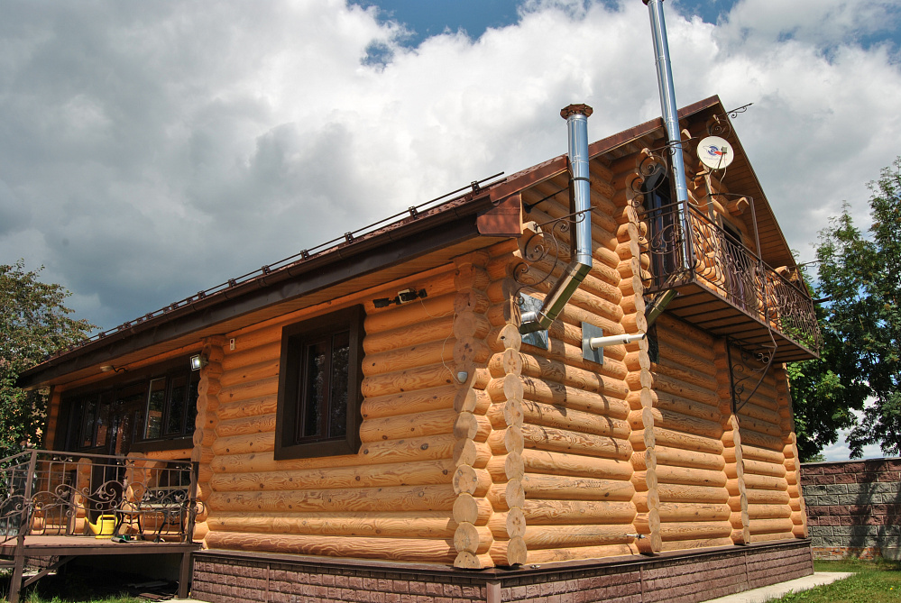 Частный дом, Тихая заводь, Кудряши, цвет Кедр 2010